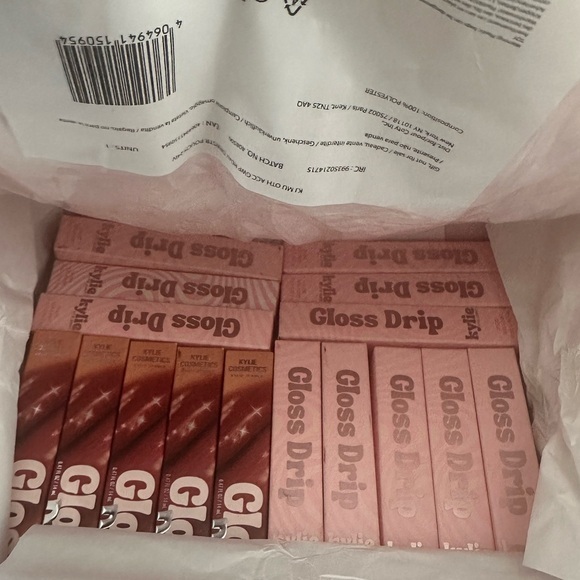 Kylie cosmetics gloss drip and puffer tote - Picture 1 of 7